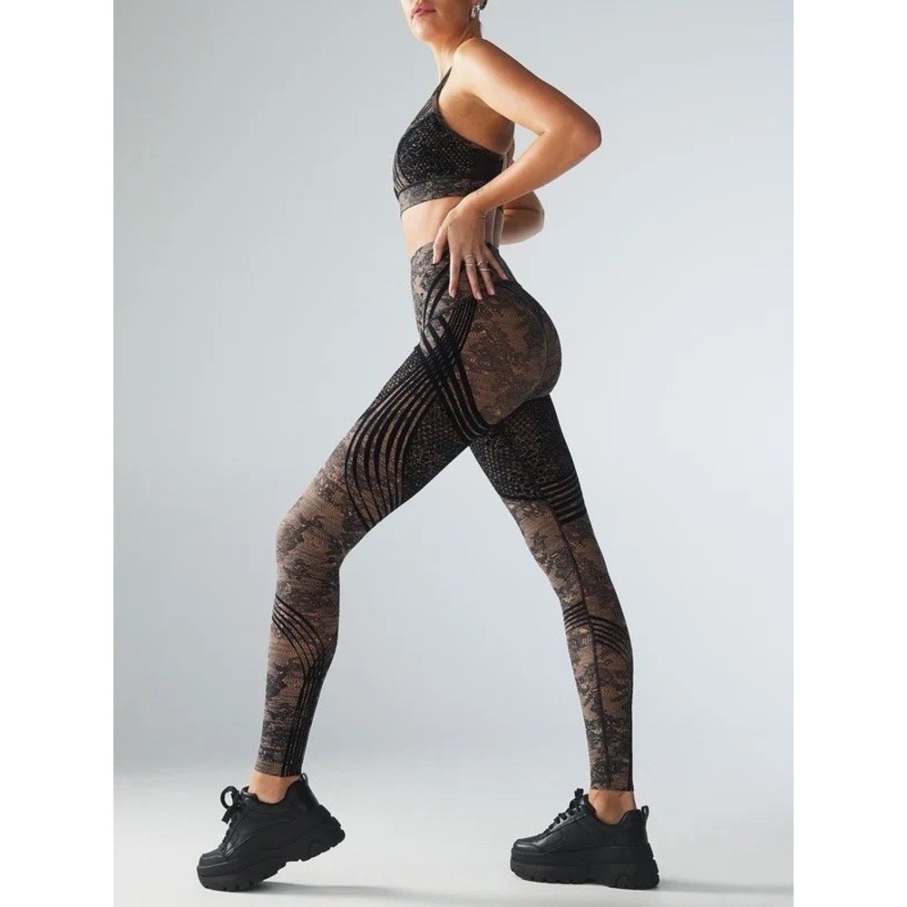 SAVAGE X FENTY Special FX High Waist Legging Size Medium Terracotta Pink Lace